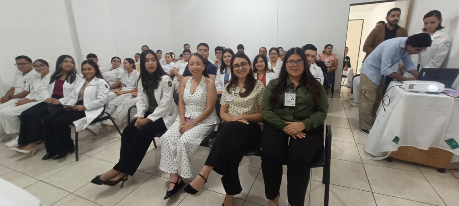 Salud: Los jóvenes participaron de manera activa en la atención de pacientes, programas preventivos y acciones de promoción de la salud Salud: Los jóvenes participaron de manera activa en la atención de pacientes, programas preventivos y acciones de promoción de la salud