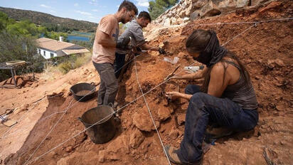 Descubren restos craneales de más de 200 mil años con rasgos arcaicos
