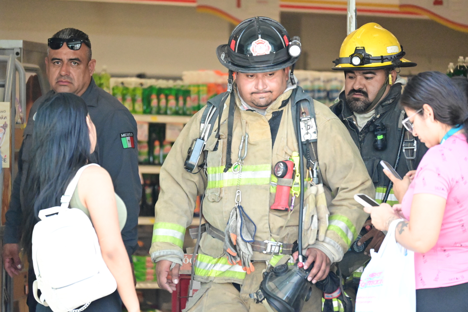 Incendio: Falla en clima provoca humareda y movilización de autoridades en farmacia