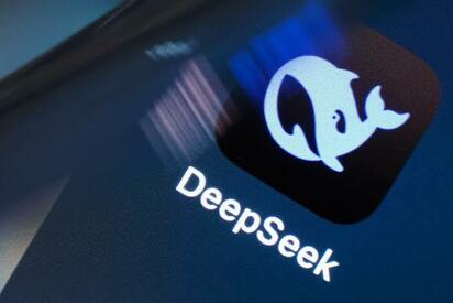 DeepSeek lanza IA 100 veces más barata que modelos rivales