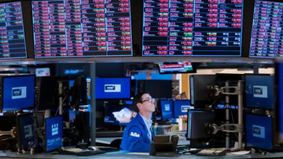 Wall Street avanza impulsado por tecnología y menor petróleo