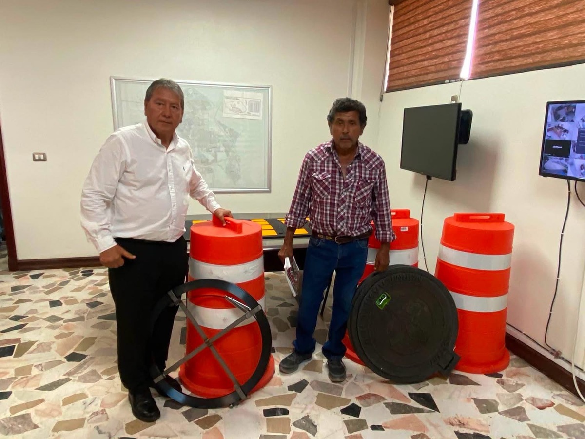 San Juan de Sabinas fortalece servicios públicos con nuevo equipo para vialidad y drenaje