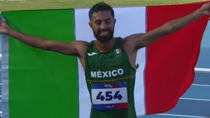 Eduardo Herrera domina los 5,000 metros y da oro a México en Centroamericanos