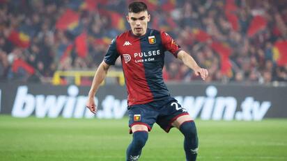 Johan Vásquez reaparece con Genoa en goleada récord frente al Bournemouth