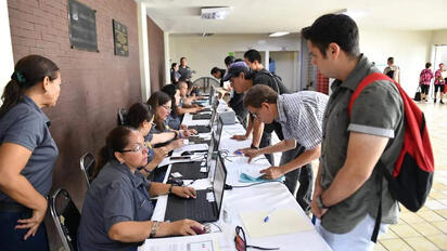 Iniciativa plantea contratación obligatoria de jóvenes en México
