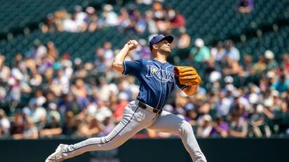 Nick Martínez blanquea a Rockies en su cumpleaños y Rays barren en Coors Field