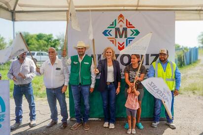 Laura Jiménez inicia construcción de cuartos completos para familias de Múzquiz