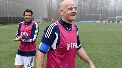   El portugués Luis Figo, exjugador del Real Madrid y del FC Barcelona, pidió la dimisión de Gianni Infantino, al que catalogó de 'deshonesto', sumándose