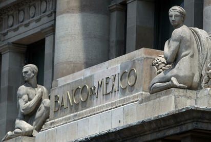 El Banco de México mantuvo la tasa de interés en 6.50% y ajustó su expectativa para que la inflación alcance la meta hasta 2027.  El Banco de México (Banxico)