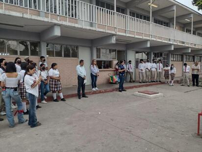 Diez egresados del CAM 17 ingresarán a preparatoria en Nueva Rosita