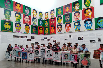 Familiares de los 43 normalistas no fueron notificados sobre detención