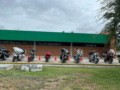 Advierten responsabilidad para padres por permitir que menores conduzcan motocicletas