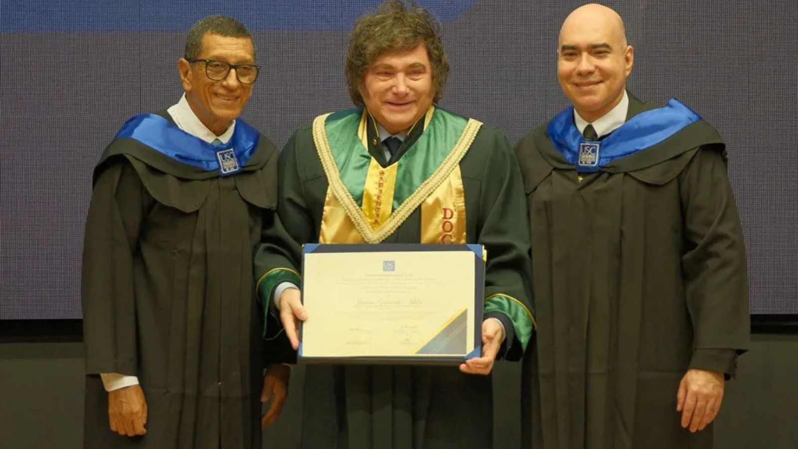 Javier Milei recibe doctorado honoris causa en Colombia