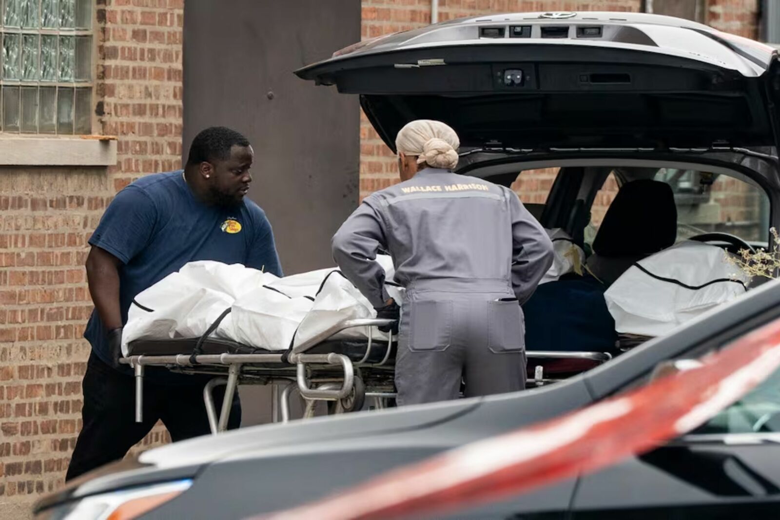 Hallan más de 50 cuerpos en descomposición en una funeraria de Chicago