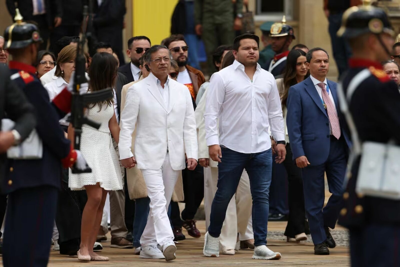 Gustavo Petro deja la Casa de Nariño en su último acto como presidente