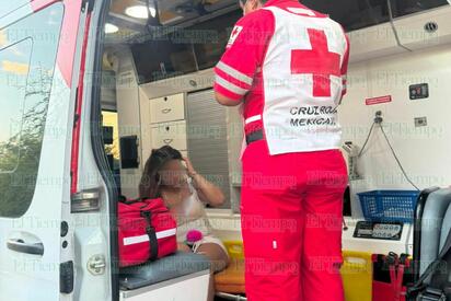 Pleito entre trabajadoras de bar termina con joven lesionada en calles de Monclova