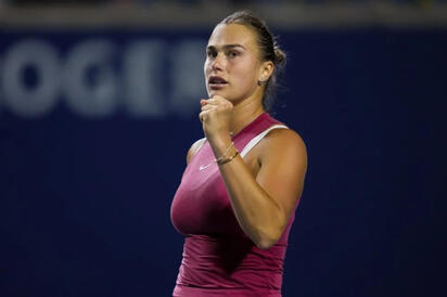 Aryna Sabalenka vence a Shuai Zhang y avanza a octavos en Toronto