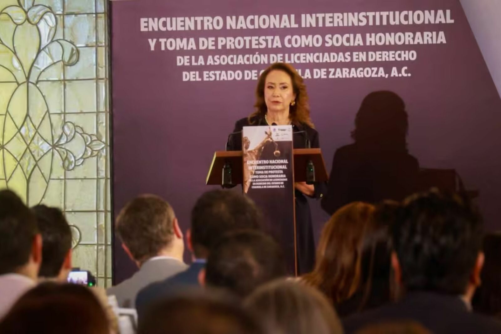 Yasmín Esquivel toma protesta como socia honoraria en asociación de Coahuila