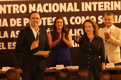 MANOLO Toma protesta a la Ministra Yasmín Esquivel como socia honoraria de la Asociación de Licenciadas en Derecho del Estado de Coahuila Torreón, Coahuila