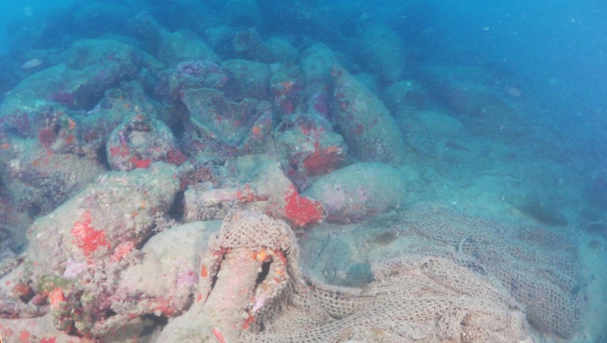 Descubren en Sicilia barco romano de 2,100 años con ánforas
