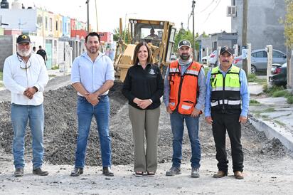 Supervisa Sari Pérez avances en pavimentación y rehabilitación