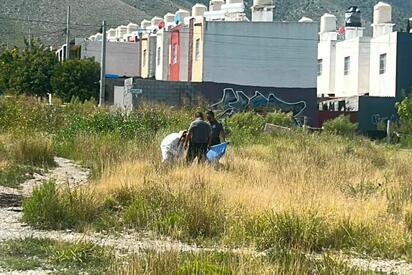 Encuentran a hombre sin vida en terreno baldío de Saltillo