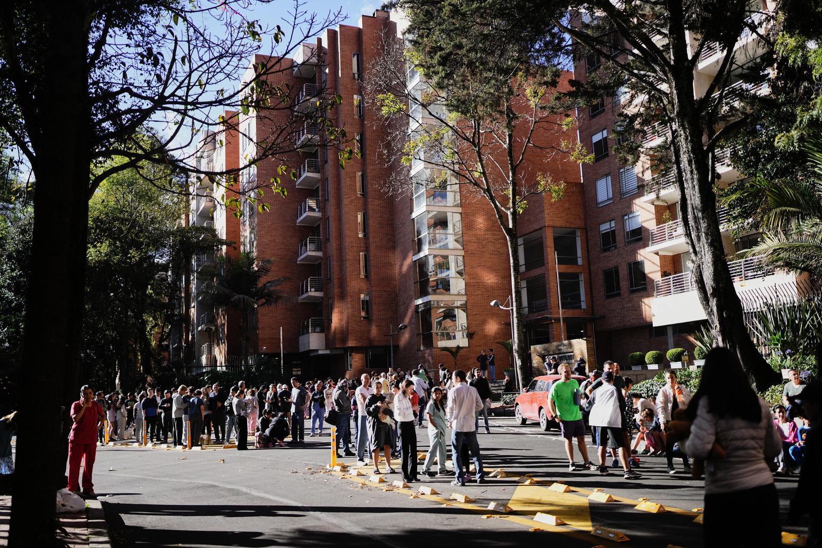 Sismo de 7.4 se siente con fuerza en Bogotá y Cali