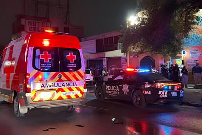 Mesera apuñala a compañera durante riña por un cliente en Monterrey