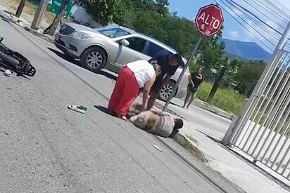 Motociclista queda lesionado tras choque contra camioneta en Las Flores de Monclova