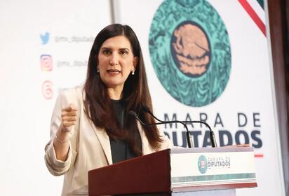 Kenia López señaló que el derecho de réplica debería aplicarse a las conferencias de Claudia Sheinbaum, incluso ante posibles menciones incorrectas