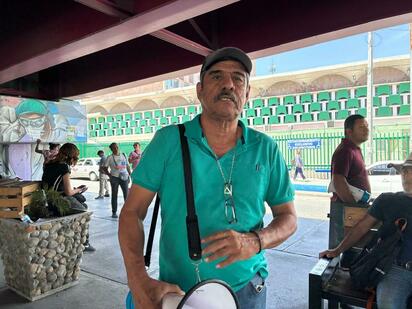 Manifestantes protestan en la clínica 7 exigen buenos tratos 