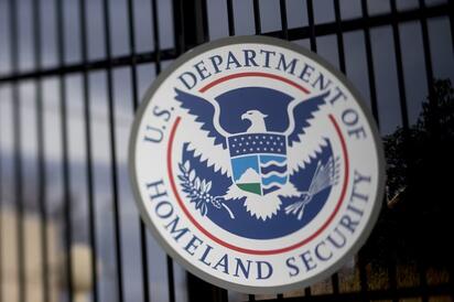 EU busca cobrar multas migratorias a deportados en México