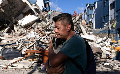 Un terremoto de magnitud 7.4 sacudió Colombia y dejó muertos, daños estructurales y cientos de réplicas mientras continúan las labores de emergencia.