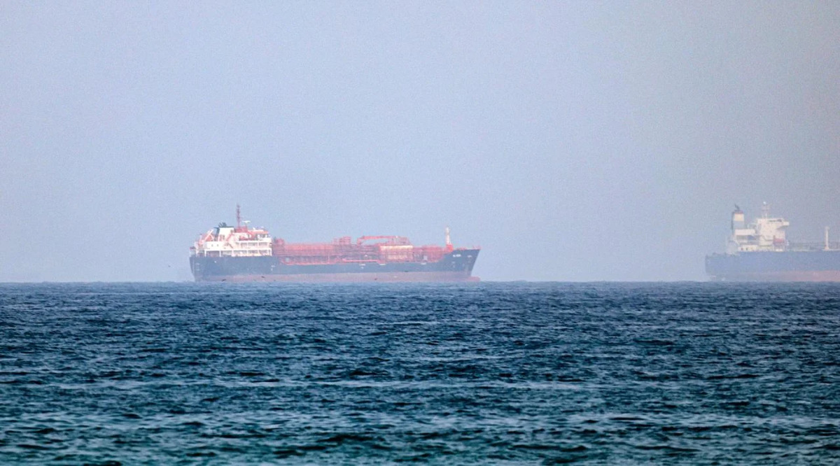 Derrame de petróleo en el Golfo Pérsico alcanza costa de Omán