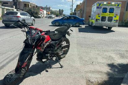 Motociclista termina lesionado tras choque con camioneta de la Sedena en Frontera