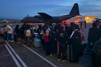 COLOMBIA Una aeronave militar mexicana trasladó desde Pereira a 36 connacionales en situación vulnerable tras el sismo de magnitud 7.4 registrado en Colombia.