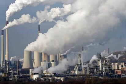 ARANCELES La Unión Europea rechazó que su mecanismo de ajuste por carbono sea un arancel, mientras Estados Unidos lo acusa de proteccionismo. La Comisión Europea