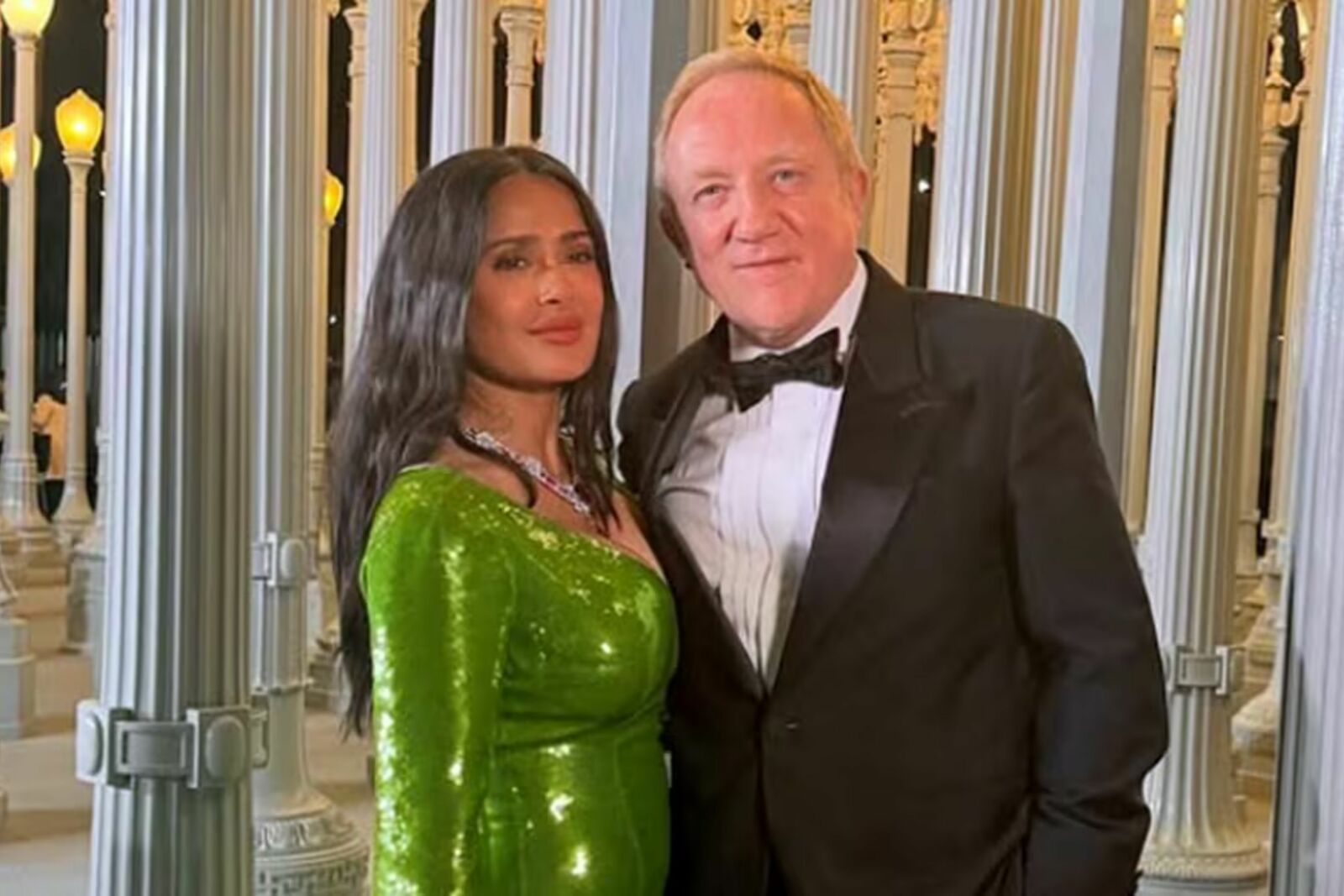 Salma Hayek ya es “abuela”: presume al nuevo bebé de la familia