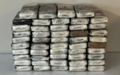 CBP decomisó 129.67 libras de presunta cocaína en una camioneta que cruzó desde Coahuila hacia Texas por el puente internacional de Ciudad Acuña.  Elementos
