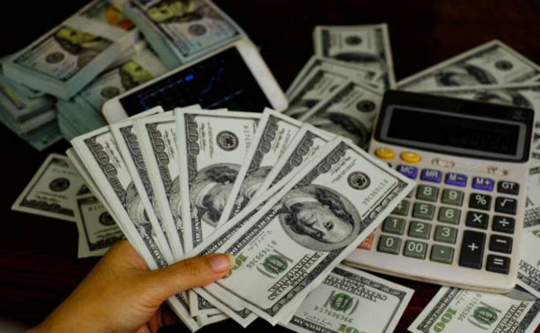 Dinero Dinero