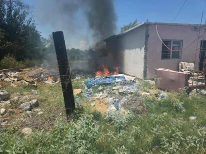 Afortunadamente no se reportaron personas lesionadas.  Una intensa fumarola que podía observarse desde distintos puntos de Monclova provocó la movilización