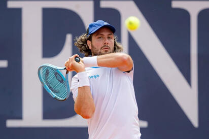 El argentino Trungelliti supera a Medjedovic en dos sets y avanza a segunda ronda
