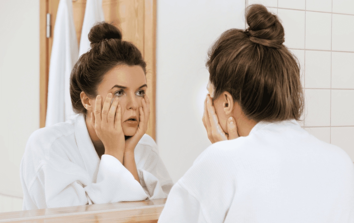 La testosterona no es una hormona exclusiva de los hombres. Las mujeres también la producen, aunque en cantidades menores, principalmente en los ovarios