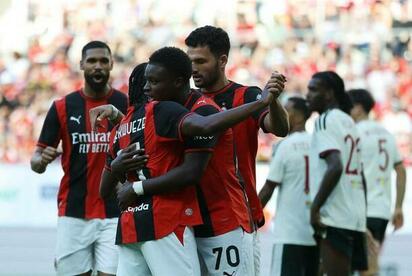 Milan de Ruben Amorim derrota al Manchester United con un gol y dos asistencias de Chukwueze