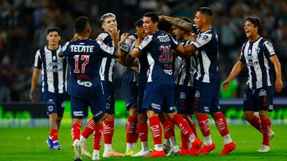    Monterrey goleó 6-1 al FC Juárez en el Gigante de Acero, se colocó como líder de la Liga MX con nueve unidades, y dio debut al joven Aldo De Nigris.