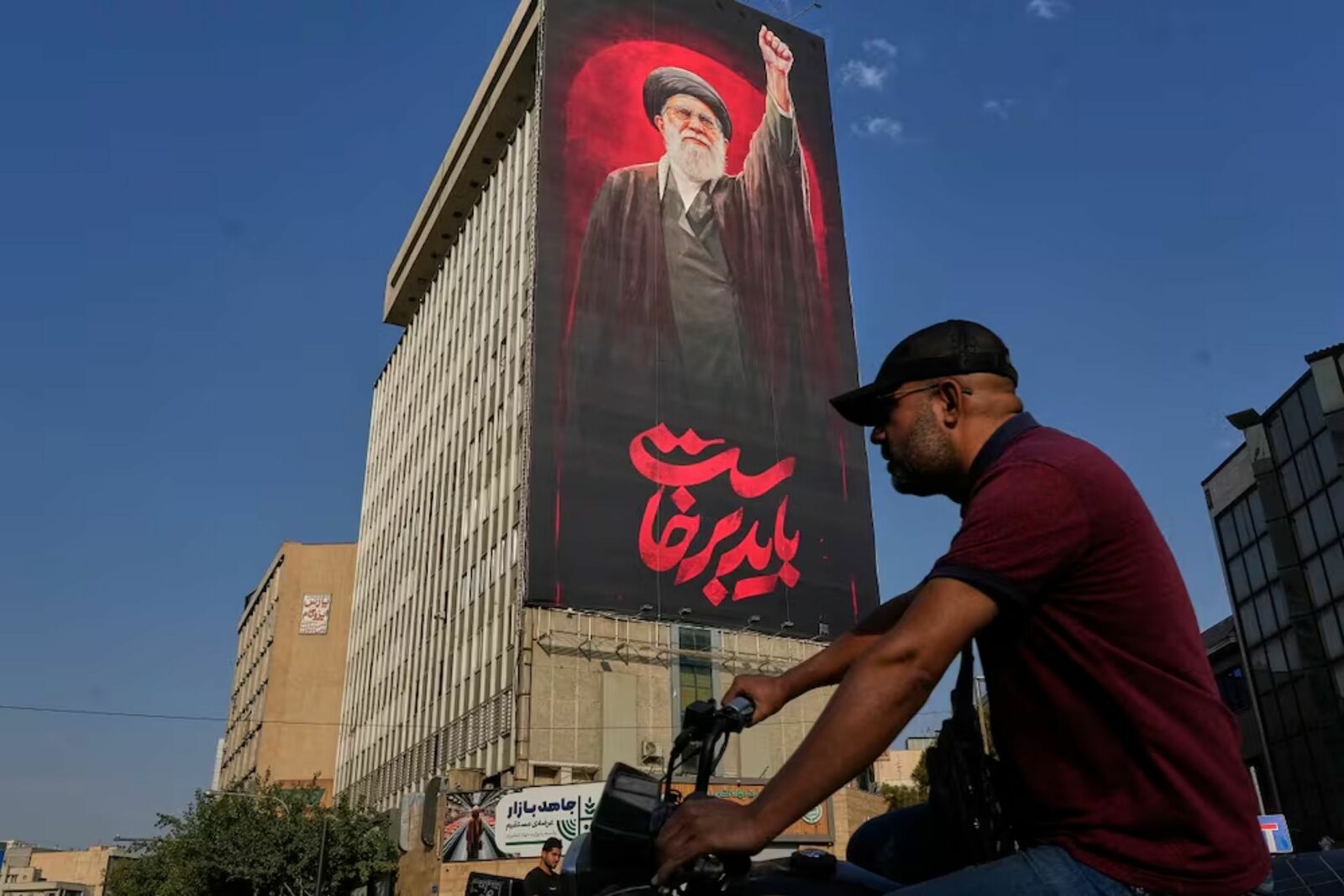 Irán ofrece 30 mil dólares por matar o capturar a soldados de EU
