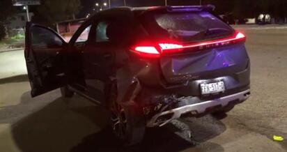 Madre e hija resultan lesionadas tras choque en carretera 30
