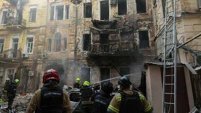 GUERRA Ataques cruzados con drones y misiles dejaron al menos 19 muertos en Rusia y Ucrania, mientras ambos países intensifican sus ofensivas de largo alcance.