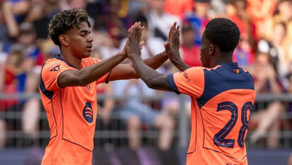 Barcelona vence 5-2 al Basilea con doblete de Bisiwu y estreno de Adeyemi