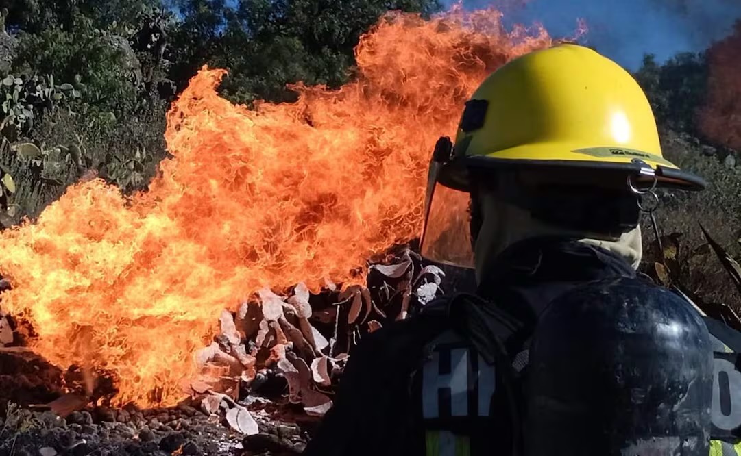 Explota ducto de Pemex al inhabilitar toma clandestina en Epazoyucan
